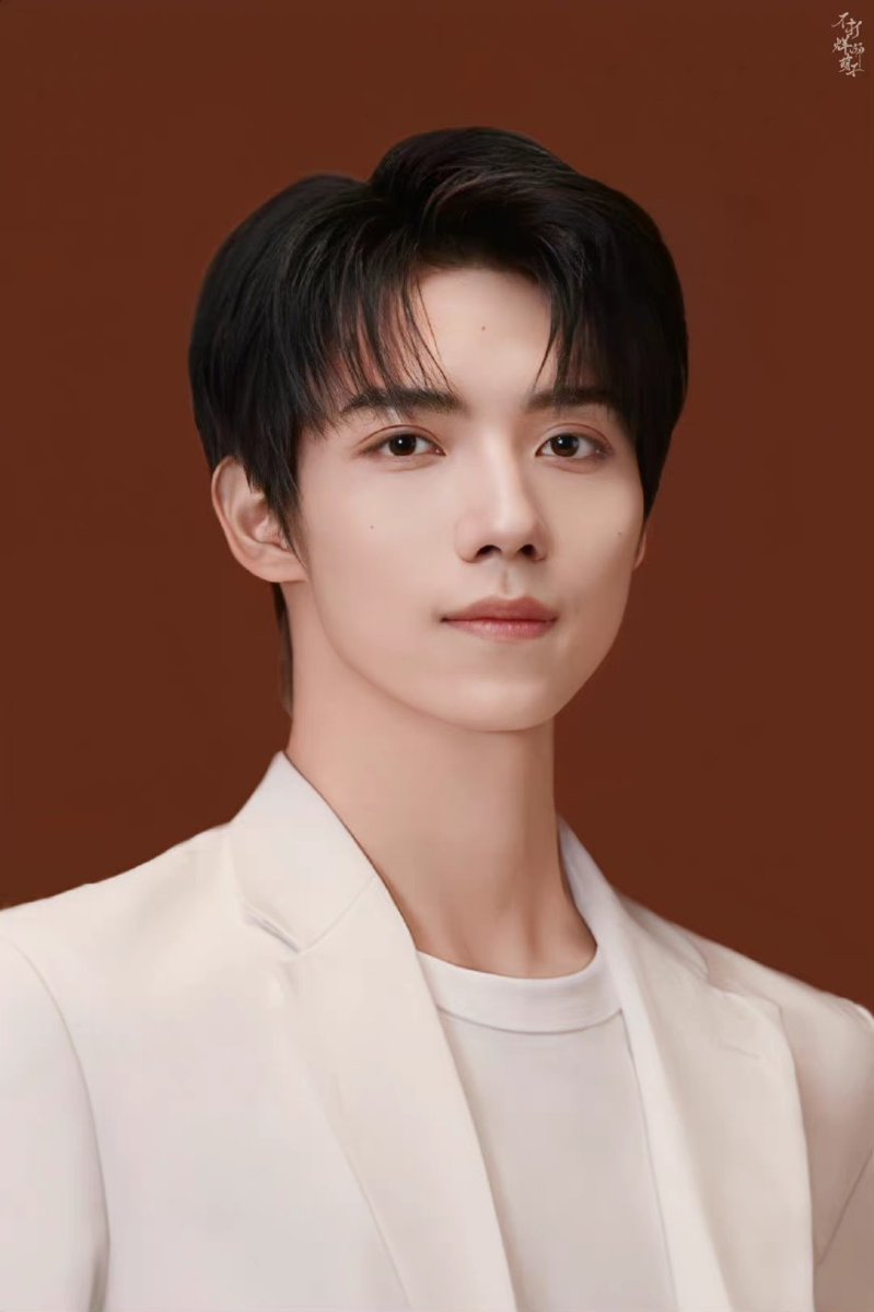 Hello handsome. 😊🤗

#LuoYizhou #罗一舟 #IXFORM罗一舟
