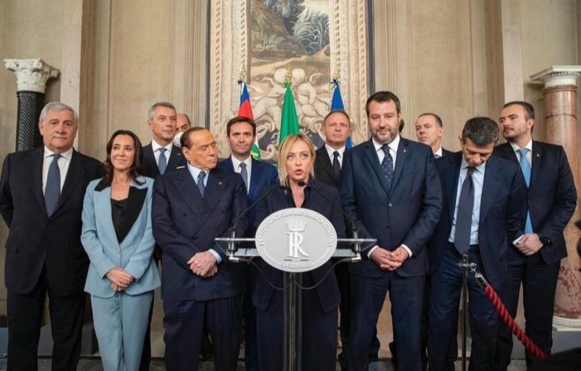 ccarzeri's tweet photo. Giorgia Meloni ha accettato l'incarico di Presidente del Consiglio. In bocca al lupo alla prima donna Premier della nostra Repubblica

Nasce il nuovo Governo di Centrodestra, forte e coeso, grazie anche all'imprescindibile presenza di Forza Italia 🇮🇹

#ForzaItalia #MeloniPremier https://t.co/H3ZTZSM96H