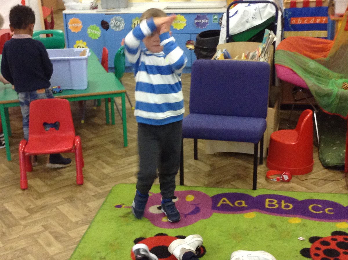 SoulsSchool's tweet photo. Reception enjoyed their Creation Art work with paint, drama and dance #creation #Godmadeus https://t.co/srWTXFa2Hj