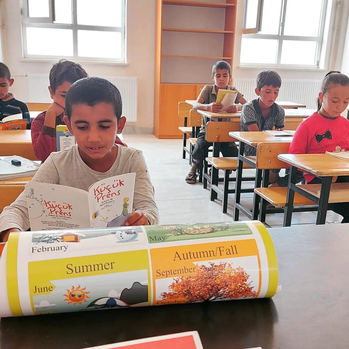 Taninmis63's tweet photo. “Gençlerini kitapla beslemeyen milletlerin sonu hüsrandır.”

#Urfaokuyor
#Simdikitapzamani https://t.co/loOVAMguQ5