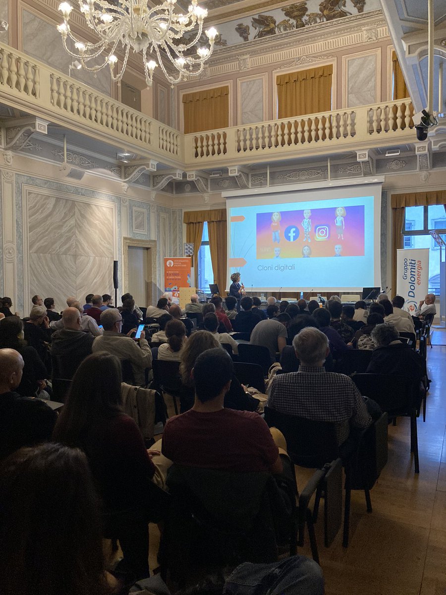 informatici's tweet photo. La professoressa Paola Velardi @SapienzaRoma ci spiega il Metaverso che (forse) verrà https://t.co/58T4R1SaJc