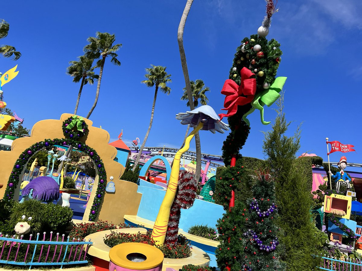 More Grinchmas decorations have been added around Seuss Landing @UniversalORL