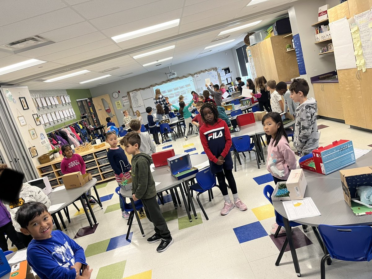 FrangioneMaria's tweet photo. Collaboration at its best! Gr. 1 students visiting the Gr. 2 class asking questions about their dioramas.  👏🏼👏🏼👏🏼 https://t.co/uKdoVCY4ab