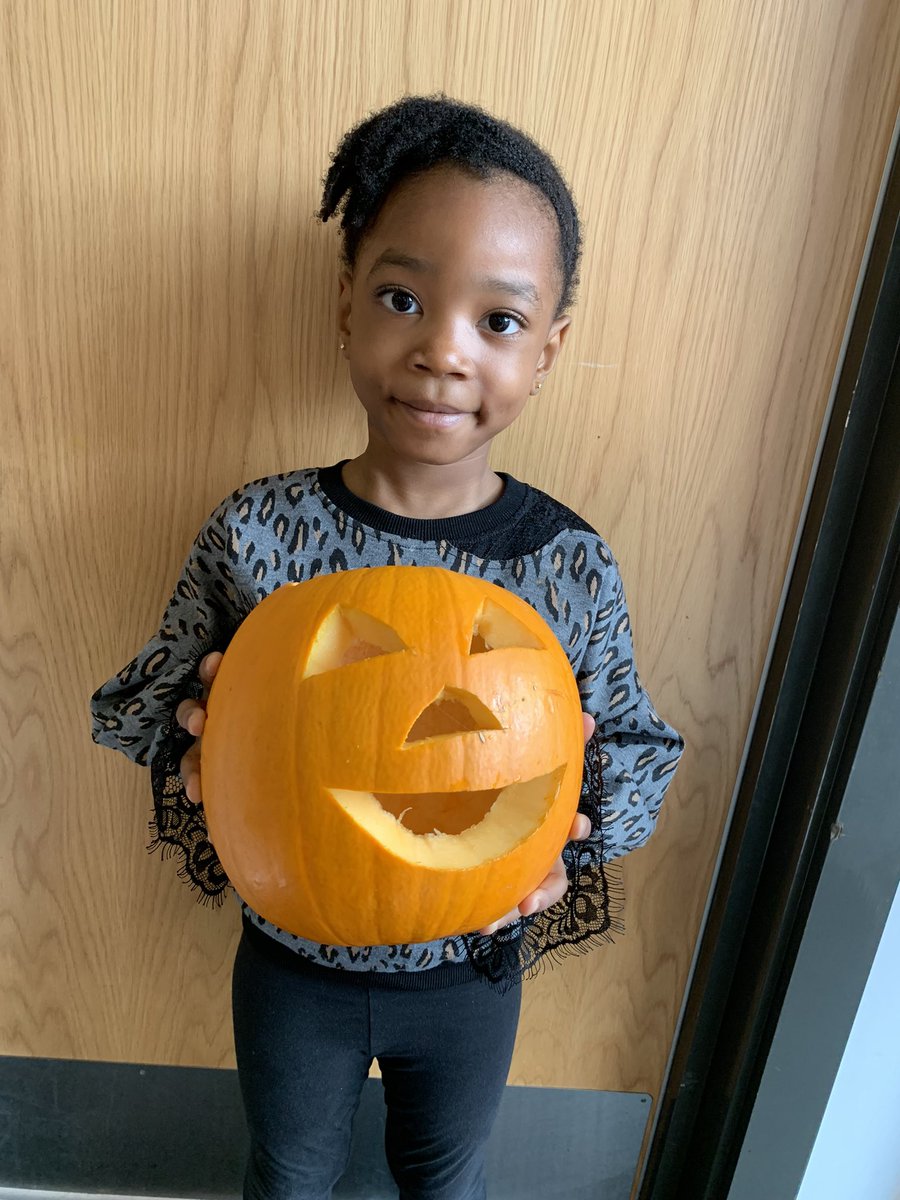 MrsMoorcroftNP's tweet photo. We carved our class pumpkin today 🎃 https://t.co/yB6vPrtj38