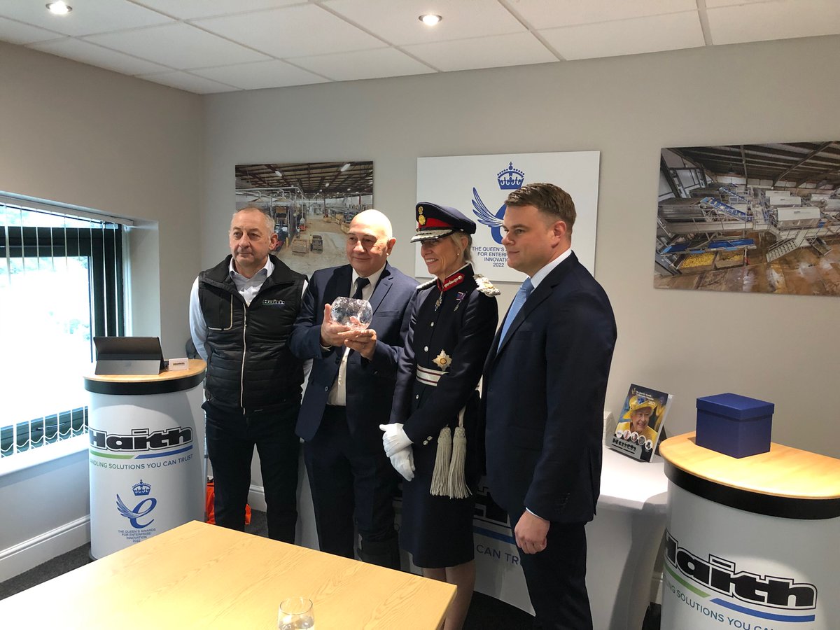 LieutenancySY's tweet photo. A pleasure to visit @HaithGroup today to present the @TheQueensAwards for Enterprise (Innovation) following up their 2010 award.
A 3rd generation family owned #Doncaster company but trading worldwide in root veg machinery
Congratulations to you all, well done
South #Yorkshire https://t.co/HO1WLJKKhr