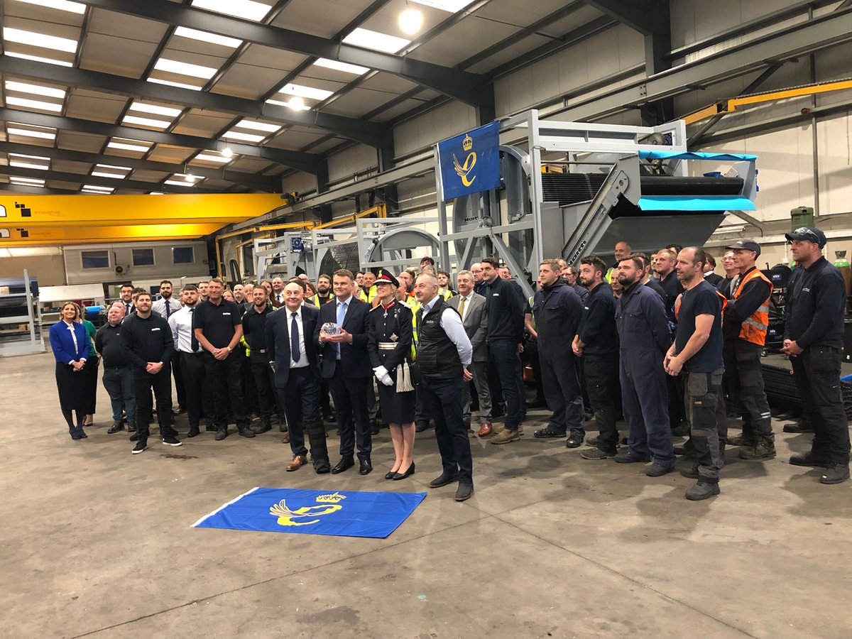 LieutenancySY's tweet photo. A pleasure to visit @HaithGroup today to present the @TheQueensAwards for Enterprise (Innovation) following up their 2010 award.
A 3rd generation family owned #Doncaster company but trading worldwide in root veg machinery
Congratulations to you all, well done
South #Yorkshire https://t.co/HO1WLJKKhr