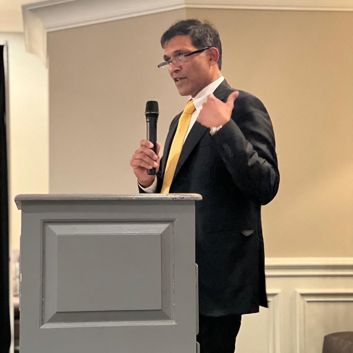 IUGastro's tweet photo. With the support of generous donors, the @nagachalasani Endowed Chair campaign reached $2.5 million. 🎉 Last night we were joined by friends/family to honor his lifetime of accomplishments. Thank you to @rajVuppaLanchi and Dr. Ghabril for co-chairing the campaign. #LiverTwitter https://t.co/Njgw2AQ36l