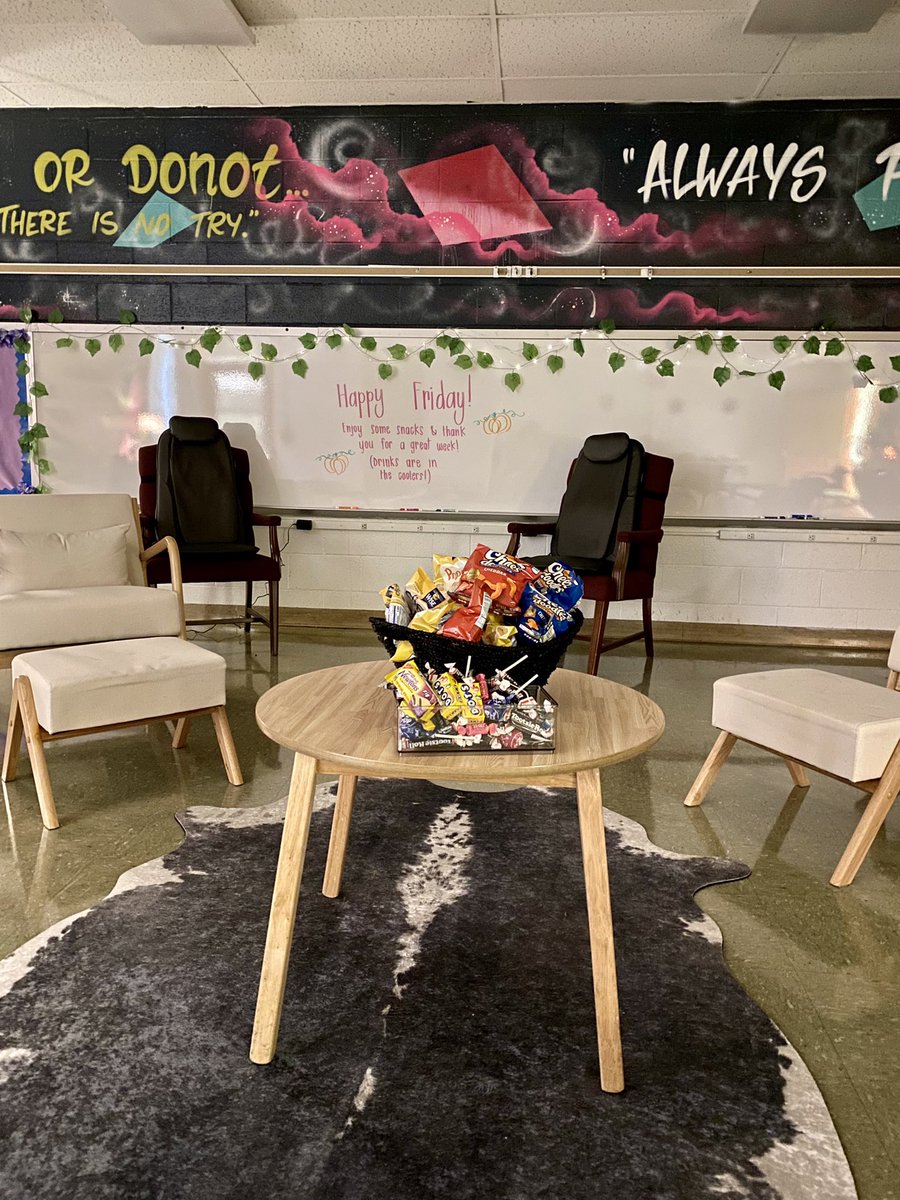 M S. V A L E N T I N E tweet media