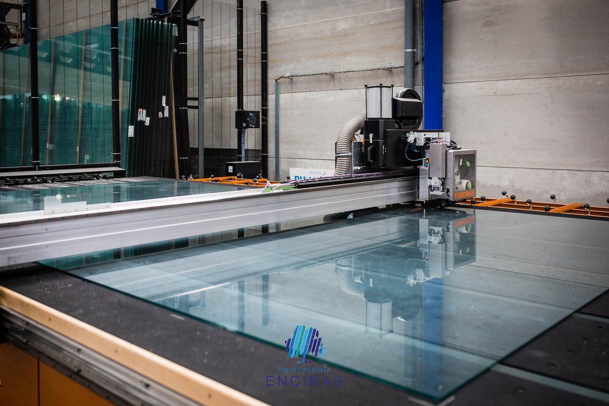 CRISTENCINAS's tweet photo. ⚙️ El servicio al cliente debe ser lo más rápido posible, pero a su vez, debe mantener la máxima calidad del producto. En Cristalería Encinas somos conscientes de ello, por eso invertimos muchos recursos en modernización y automatización de procesos. https://t.co/z2nUVbCEKk