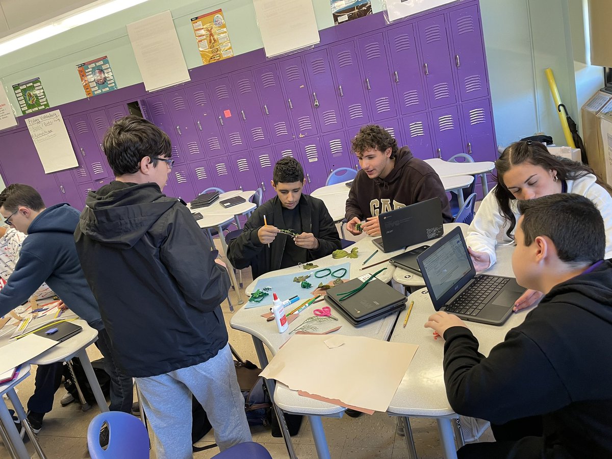 hagarabuella's tweet photo. Shoutout to Ms. Diaz for designing a Kinesthetic Ecosystem activity for her 15:1 kids! #ChallengeFriday #HandsonLearning #STEAM https://t.co/QRTBLaWGPw