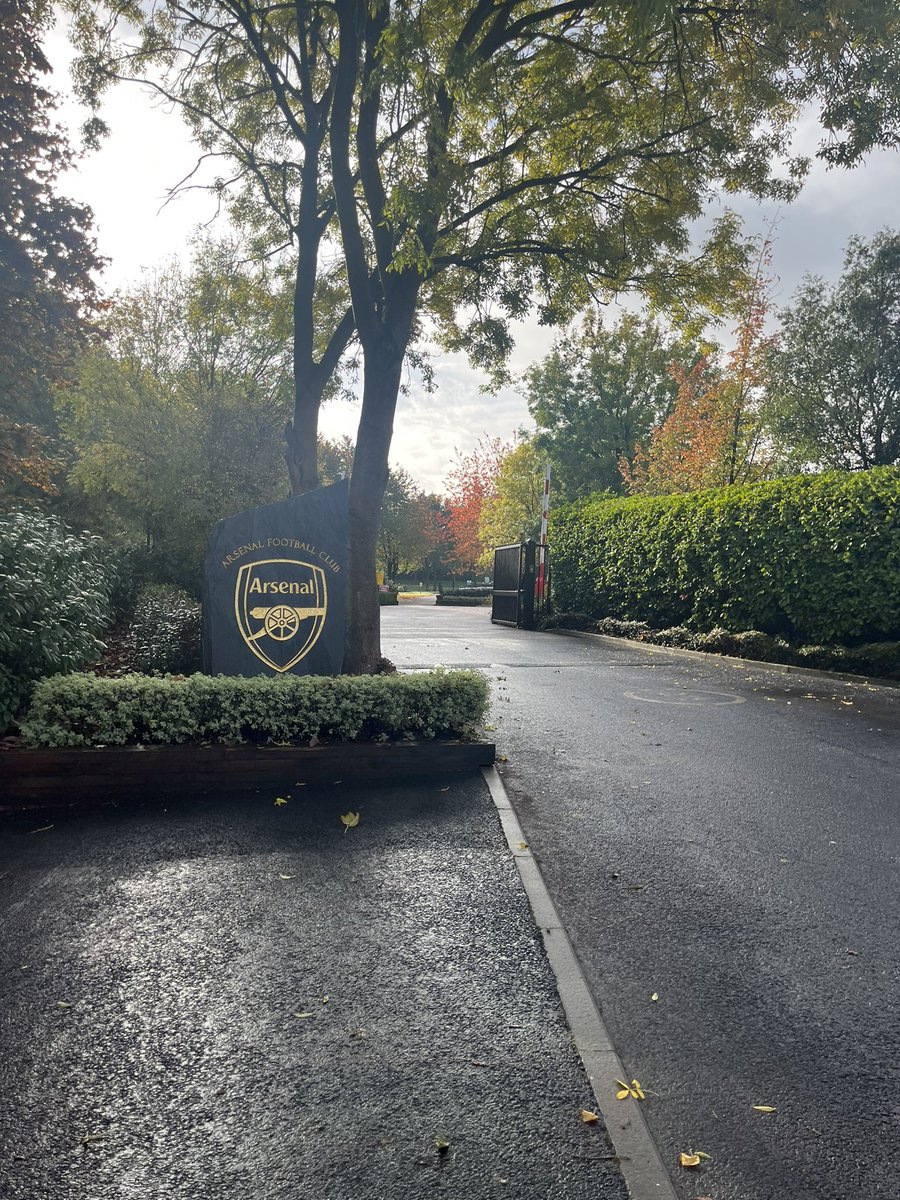 SheedsAnalysis's tweet photo. Great to spend the day with @Arsenal talking all things data analytics, pre and post game analysis, as well as recruiting and academy pathways. https://t.co/V61BIRPfyM