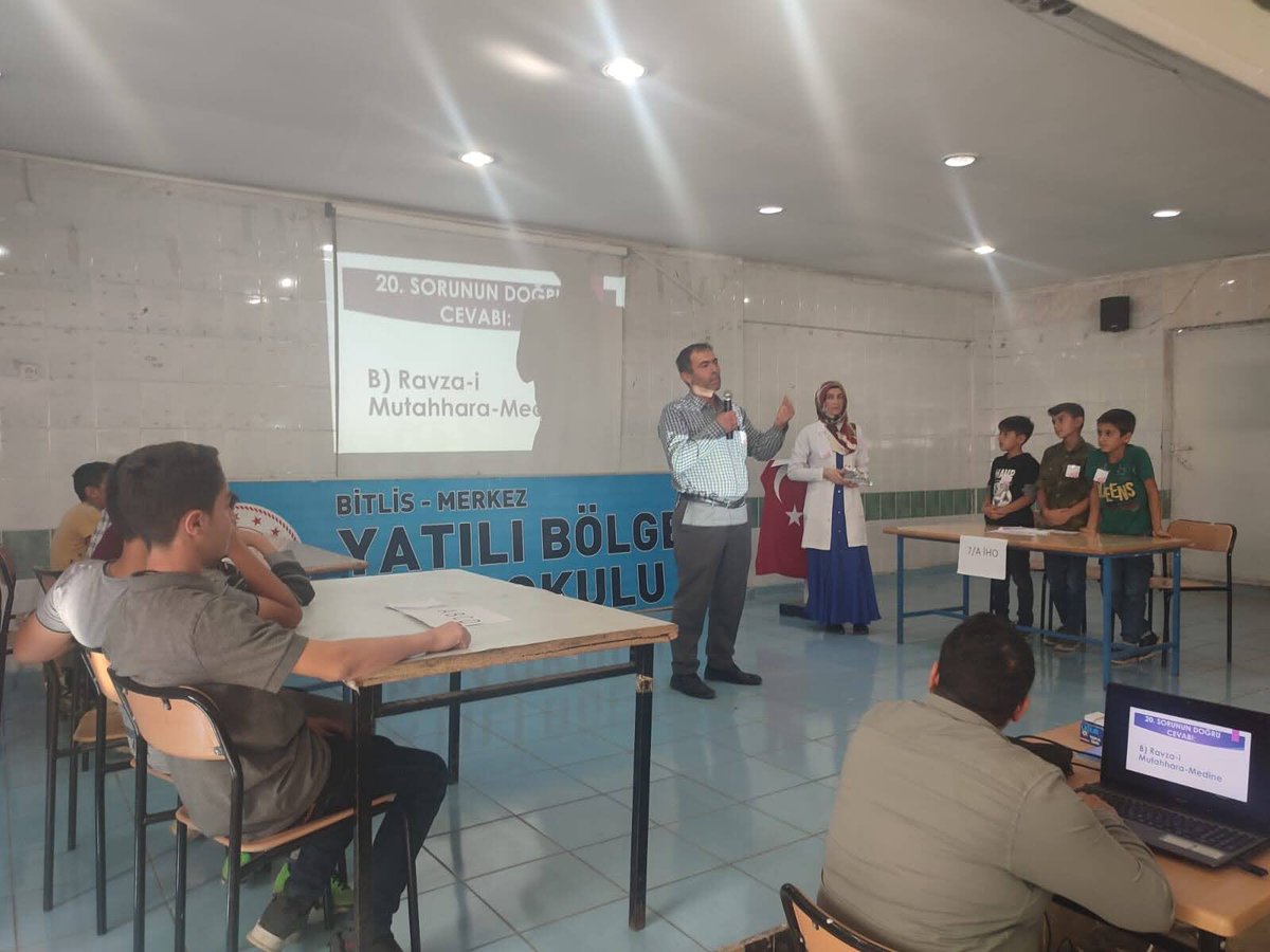Merkez İHO öğrencileri ile Merkez YBO öğrencileri ortak Mevlid-i Nebi etkinliği düzenlediler. Etkinlikte emeği geçen öğretmen ve öğrencilerimize teşekkür ederiz. <a href="/meb_dinogretimi/">MEB Din Öğretimi Genel Müdürlüğü</a> <a href="/bitlis_mem/">Bitlis İl Milli Eğitim Müdürlüğü</a> <a href="/mehmetnezirg/">mehmet nezir gül</a> <a href="/Korkmazemin49/">Mehmet Emin KORKMAZ</a> <a href="/ihsanerkul1/">İhsan Erkul</a> <a href="/otascan/">Özcan Taşcan</a>