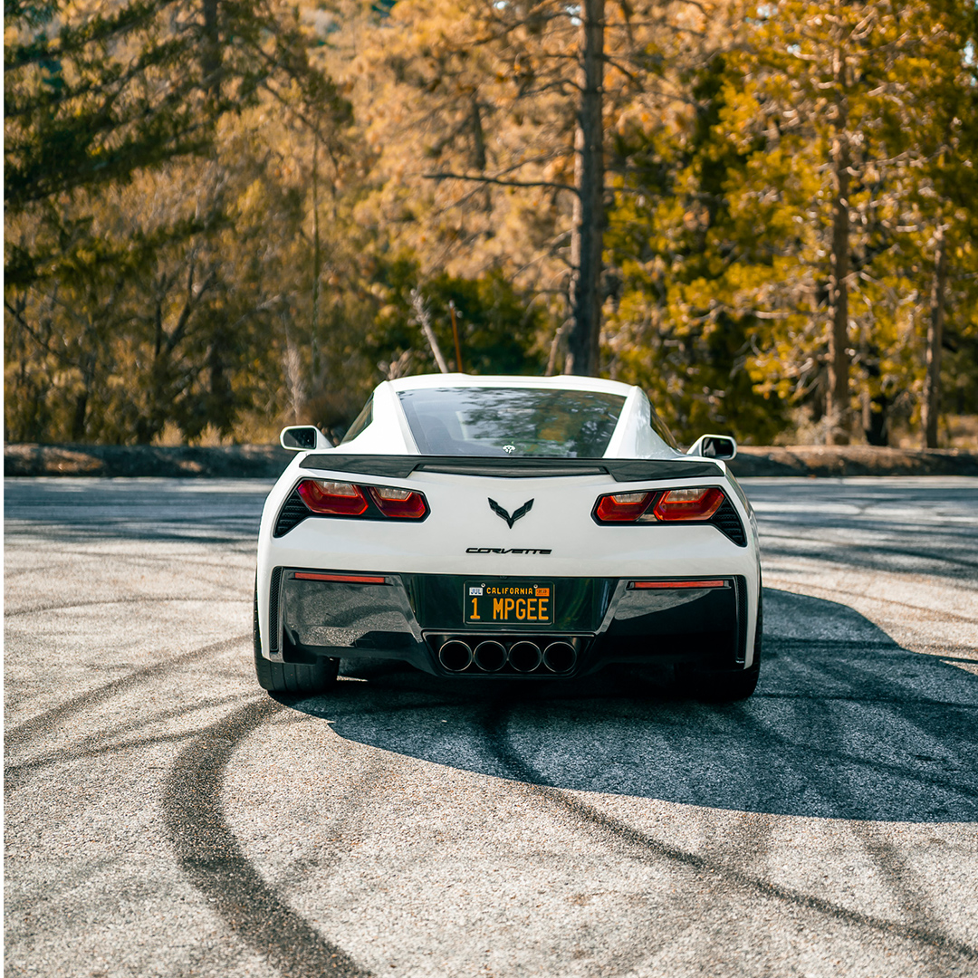 The #CorvetteC7 guarantees a sporty presence from every angle.​
🏎 Instagram: @ 1mpgee​
📸 Instagram: @ vizuals.png​
#Chevrolet #Corvette #supercar ​#carswithoutlimit #cargram