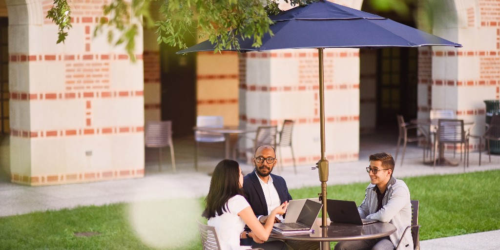 Students in the MBA@Rice program are required to participate in at least two field experiences. These sessions provide the opportunity to connect with your peers and practice your skills outside of the online classroom. Learn more: bit.ly/3RTxxtV