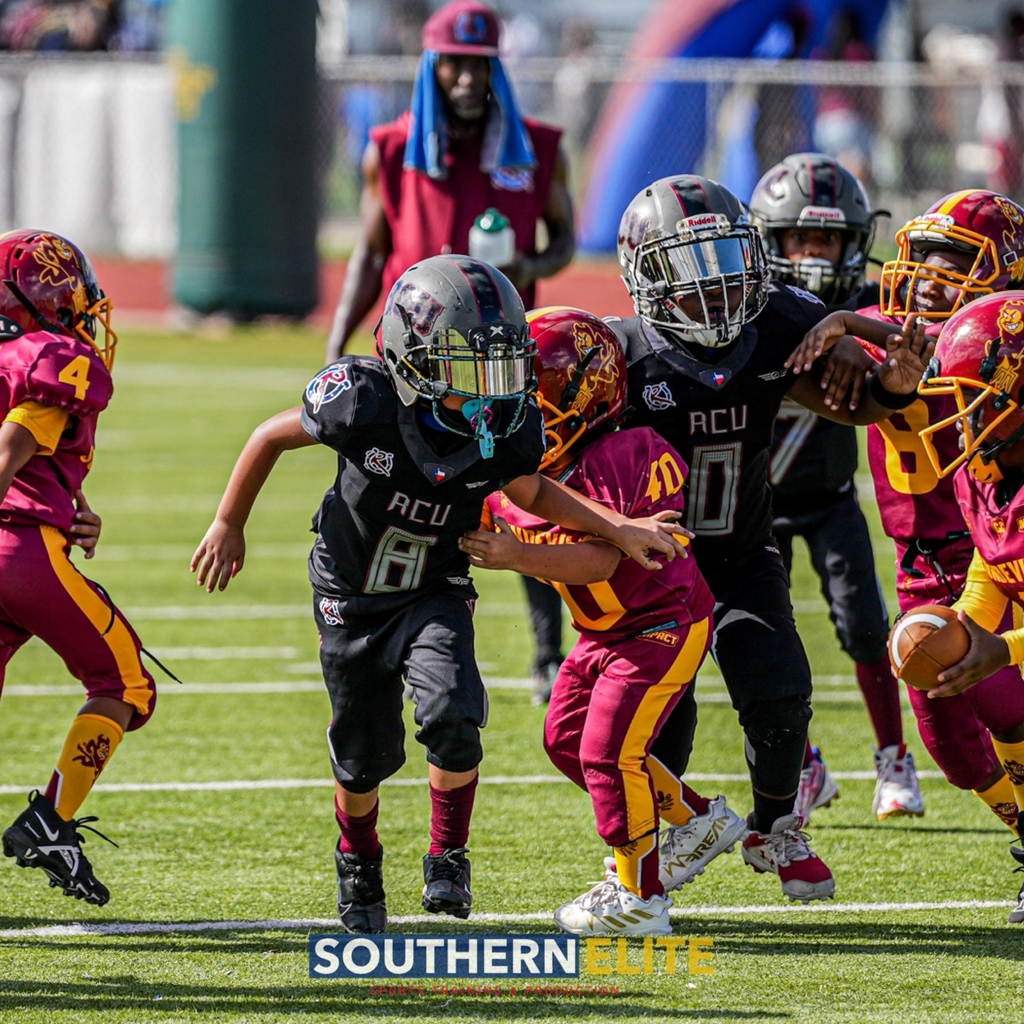 SouthernElite3's tweet photo. Hawk your Prey 👀 (6u RCU vs Galveston County Sundevils) "The difference between impossible and possible is what makes you unstoppable."
#southernelite #youthfootball #gridiron #Photography #sportsshots #actionshots #canes #sundevils #football #thefuture #texas #houstonsports https://t.co/Aulu52HTga