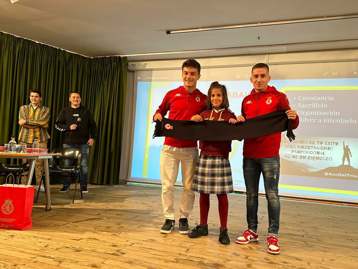📚👩🏼‍🏫 Hoy hemos visitado el colegio <a href="/dominicasleon/">La Anunciata, León</a> para pasar un rato muy agradable junto a sus alumnos y profesores hablando de deporte y valores

👏🏽 ¡Gracias por el cariño que hemos recibido de vosotros! ¡Contamos con vuestro apoyo mañana en el Reino! 💪🏽

#AúpaCultu