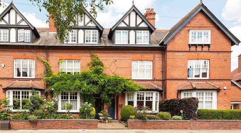 BARServicesLtd's tweet photo. House prices have just fallen for the first time this year according to @Rightmove 🏡 Read more about this drop by clicking the below link:

https://t.co/phAHynHADH https://t.co/vqMpsWB2ct