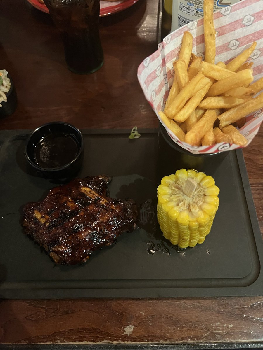 lucyj2004's tweet photo. @TGIFridaysUK since when is half rack of ribs 3 ribs? What a joke don’t advertise 1/4 rack as 1/2 rack total rip off!! https://t.co/X9LWMVPcpU
