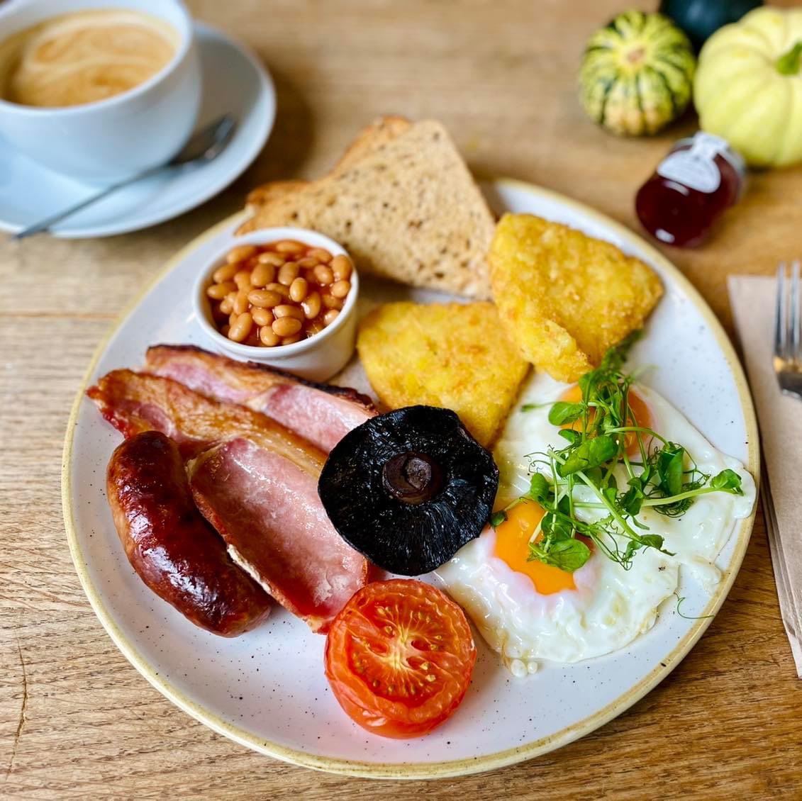 BeechwoodEggs's tweet photo. Check out this Breakfast at @CobbsFarmShop Cafes! It’s absolutely delicious! 😍
Cobbs at Hungerford, Cobbs at Englefield, Cobbs at Winchester
#CobbsFarmShops #FullEnglish #Breakfast #FarmShopCafe #Eggs #Local https://t.co/4mw5ulZ3FM