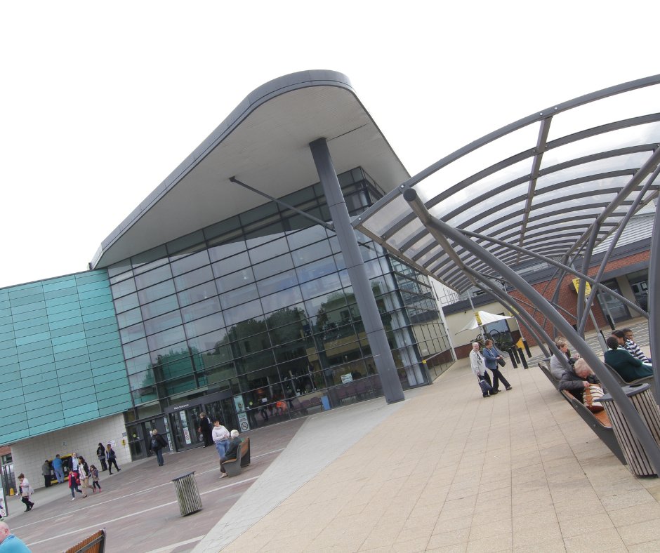 UHDBTrust's tweet photo. We're making some improvements to our services at Royal Derby Hospital this weekend, which will see some departments changing locations 🏥

If you're visiting us this weekend, please be aware of these changes 

➡️ https://t.co/ntmIxgGChX https://t.co/qpdOT8CRgs