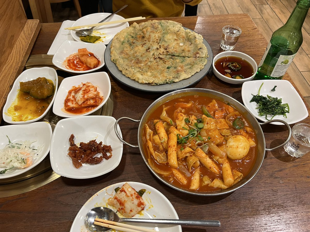 SeanSetha's tweet photo. Getting easier at sticking to a #pescatarian diet. #ktown #yum https://t.co/IjVnFRuEyU