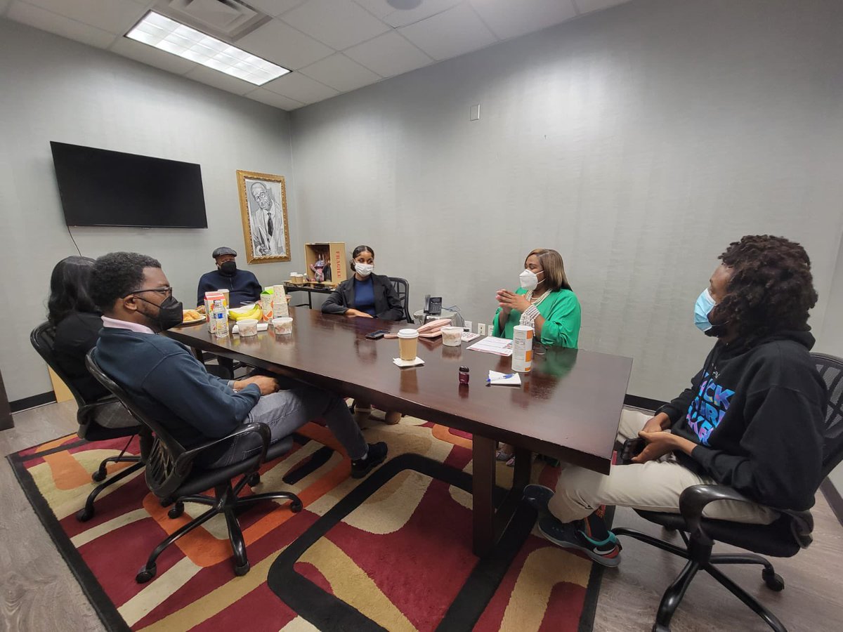 WalterReports's tweet photo. The @NABJ Board is holding its Fall meeting in Atlanta. Today, we made visits to @ajc @wsbtv @theatlantavoice @RollingOut @gpbnews @TEGNA @11AliveNews @ATLNewsFirst @CoxMediaGrp @AtlantaMagazine &amp; @FOX5Atlanta. This is what we’re about—advocating for fair &amp; diverse newsrooms. https://t.co/AO30F4EeIY