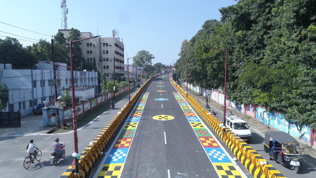 DmSambalpur's tweet photo. Sambalpur Laxmi Talkies Flyover inaugurated by Shri Prafulla Kumar Mallik Hon'ble Minister Steel, Mines and works in presence of Hon'ble MLA Sambalpur &amp; Leader of Opposition, MP Sambalpur and other dignitaries. https://t.co/QH4Vwpggrr