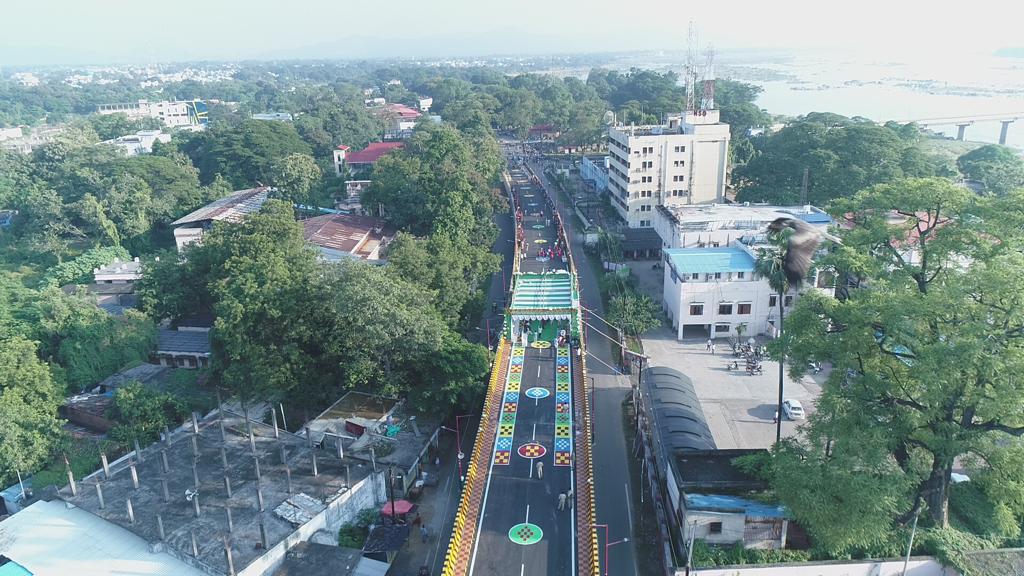 DmSambalpur's tweet photo. Sambalpur Laxmi Talkies Flyover inaugurated by Shri Prafulla Kumar Mallik Hon'ble Minister Steel, Mines and works in presence of Hon'ble MLA Sambalpur &amp; Leader of Opposition, MP Sambalpur and other dignitaries. https://t.co/QH4Vwpggrr