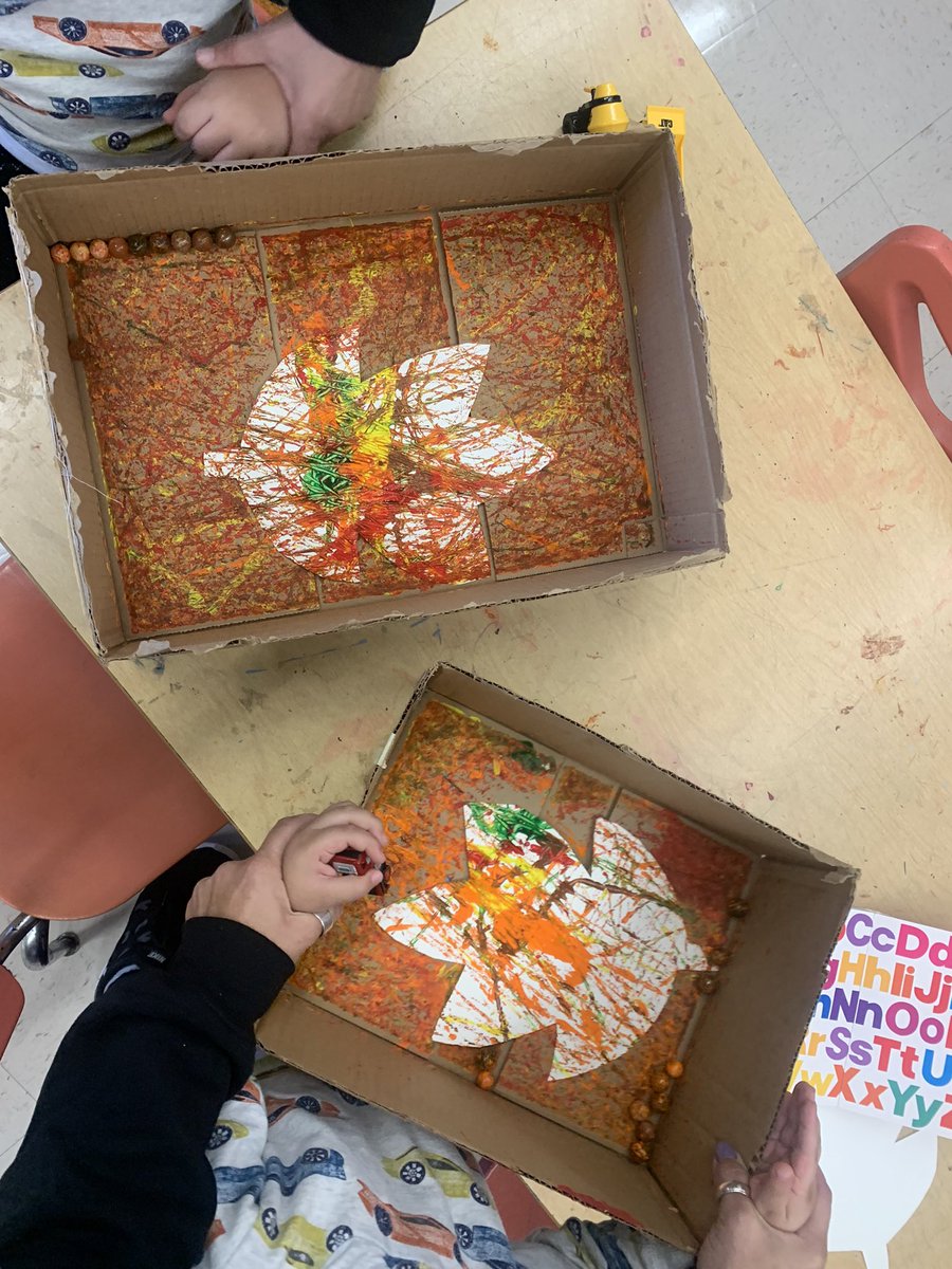 MtViewArtRoom's tweet photo. Marble Painting some leaves today!🍁🎨🧡 @radecky_rebecca @MrsF_MtView @MissDawnMtView https://t.co/OAbirzJGiS