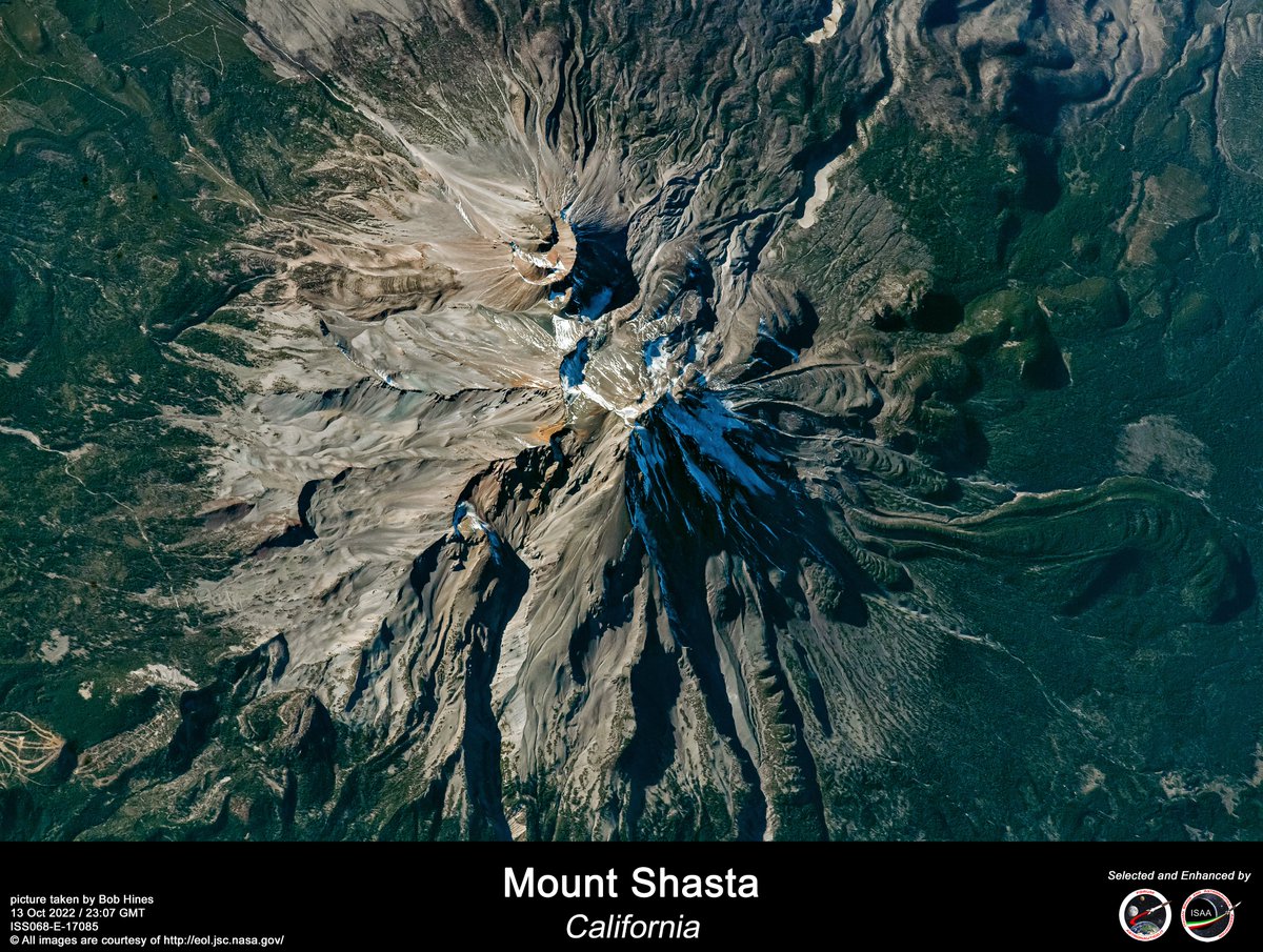 RikyUnreal's tweet photo. Picture taken #fromspace onboard the @Space_Station by @NASA_Astronauts @Astro_FarmerBob
Mount Shasta 🌋 (Oct 13)
@mountshastaca #WakaNuneeTukiWuki #Úytaahkoo #CascadeRange #Siskiyou #California #USA 🇺🇸
#Expedition68 #ISS
More here: https://t.co/1eDHOlU2qx
cc @spinangora https://t.co/llEXiRSimS