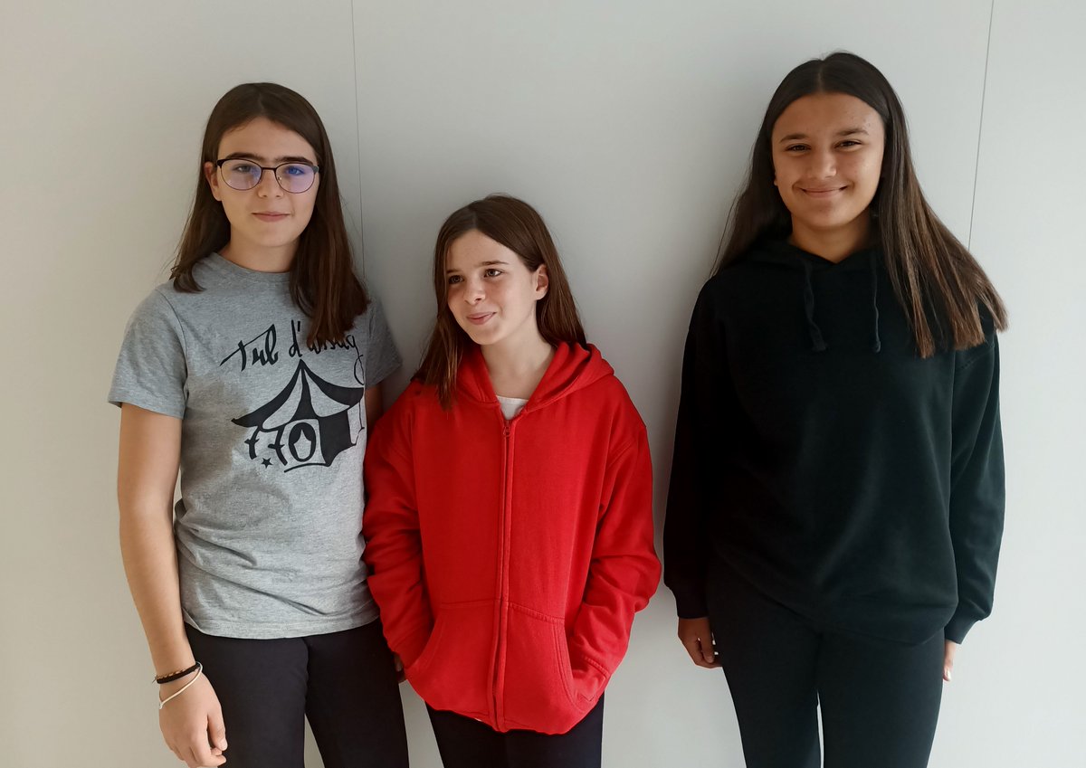 EscolaCingle's tweet photo. i el David també representa els alumnes de #Terrassa al Consell Escolar Municipal.
I de 1r i 2n d'ESO tenim l'Helena i a la Nor com a representants de la nostra escola al #CMIAT (Consell de la Infància i l'Adolescència de Terrassa) https://t.co/9nF5ukOWn5