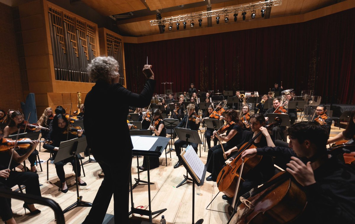 🎶 Good luck tonight to our RCS Symphony Orchestra for their first concert of the term led by international orchestral pedagogue, Karin Hendrickson @BeingKarin! If rehearsals are anything to go by this is going to be a fab evening. See you all there 🎻 Photo RCS/Robbie McFadzean