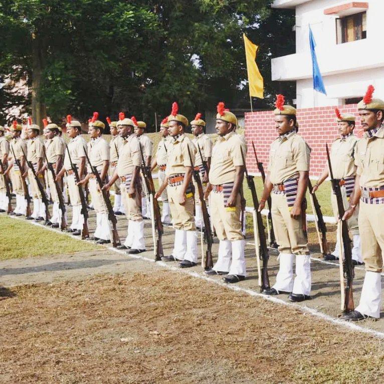 CollectorKakin1's tweet photo. Hon'ble Minister for Roads and Buildings Sri.Dadisetti Raja, MP Smt.Vanga Geetha, District Collector Dr. Kritika Shukla IAS, SP M.Ravindranath Babu and others participated in Police Commemoration Day at District Police Office on 21st October, 2022.
#police
#commemmoration https://t.co/Lz0RF2mTUP