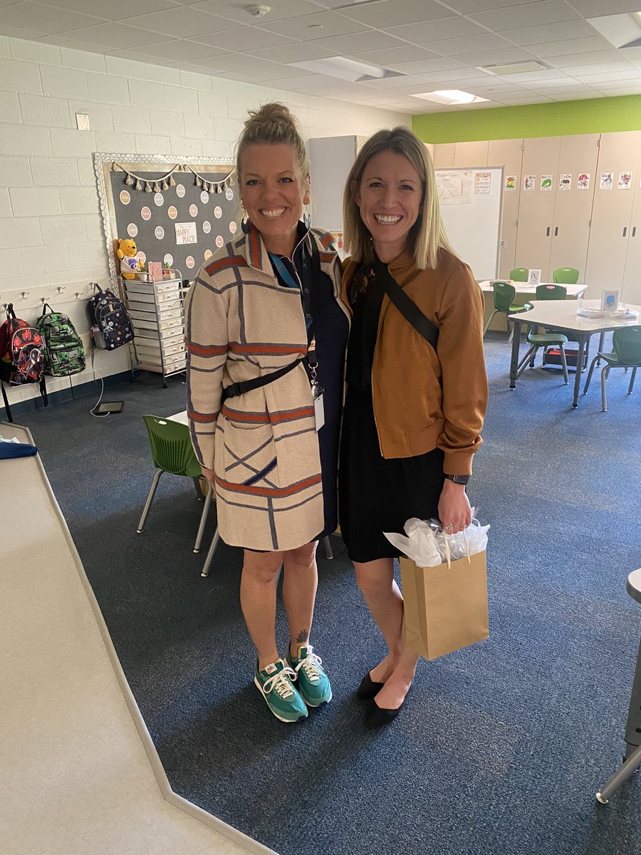 We’re celebrating Jess Montague at @BRES_Bears this morning! She has been accepted into the 2022-23 Superintendent’s Leadership Institute. Congratulations! 🎉 @jonaleesearcey #NKCChampion