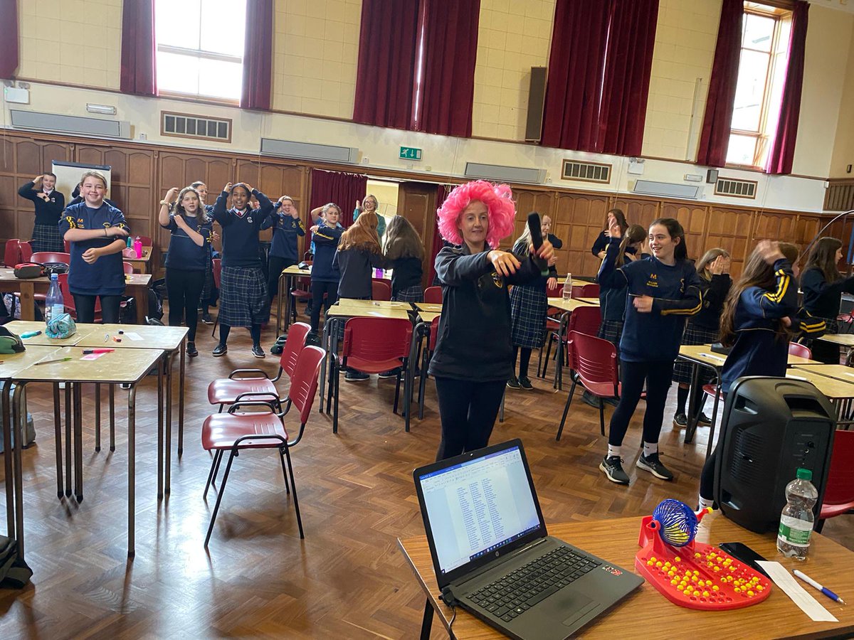 StLouisMonaghan's tweet image. The final day of Maths Week concluded with Bingo Loco Louis-style, with Mr Fox, Ms McCaffrey, Ms O&apos;Connor and Ms Myers showing-off their dance moves.🕺🏻💃🏼

Congrats to our Maths Dept on a brilliant Maths Week! 
👏👏 

#slssmonaghan 
#mathsweek2022 
@lecheiletrust1 
@theNSMonaghan