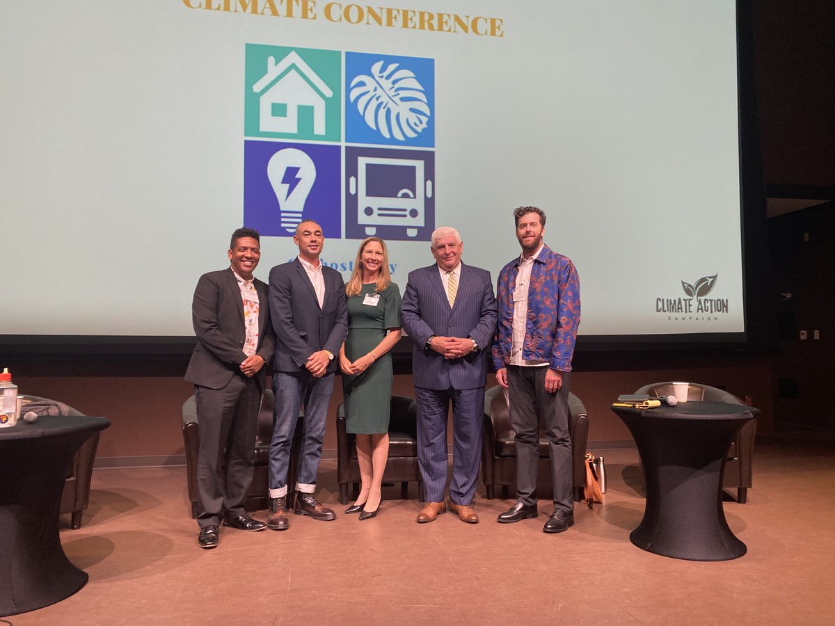 Thank you @SeanEloRiveraD9, <a href="/MarcusBush_NC/">Marcus Bush</a>, <a href="/RandyTVV/">Randy Torres-Van Vleck</a>, Karin Burns w/ <a href="/SDCommunityPwr/">San Diego Community Power</a>, and Hasan Ikhrata w/ <a href="/SANDAG/">SANDAG</a> for joining us to envision a better San Diego that is possible. We need to prioritize accessibility, opportunity, and sustainability when creating a radical future.