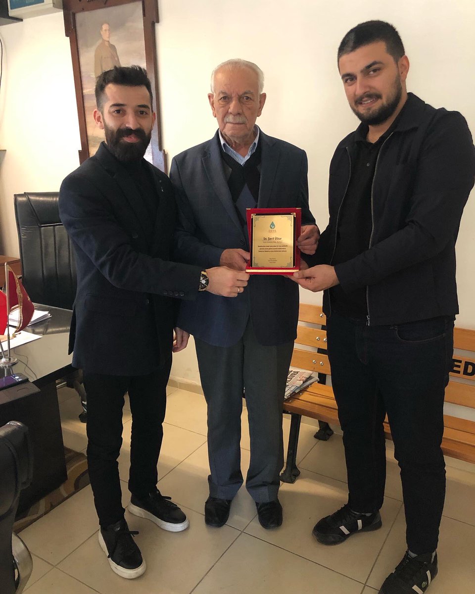 gencdevatuzla's tweet photo. Muhtarlar günü münasebeti ile Evliya Çelebi Mahallesi, Yayla mahallesi, Postane mahallesi, İstasyon mahallesi ve Cami mahallesinde ki muhtarlarımızı ziyaret edip Tuzla Genç Deva olarak plaketimizi takdim ettik. Mahallelerimizin temel taşı olan muhtarlarımızın günü kutlu olsun💧 https://t.co/Xp3xW1XyJH