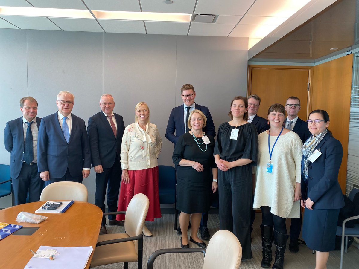 Members of 🇫🇮 Parliamentary Supervisory Council of the Bank of Finland visited #NYC this week and got a glimpse of 🇺🇳 We thank the delegation, @UNDESA Shari Spiegel for introduction on global economy and @UNOHRLLS Director @SchroderusFox for her insight. @ollirehn @SuomenPankki