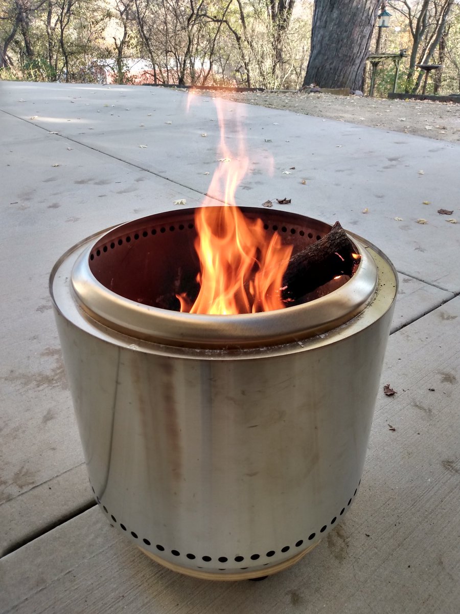 mynameisashleec's tweet photo. I used a lighter
because
I don't have a flint stone
#Poetry #Poem
#MyFire https://t.co/FHKyg8SH6y