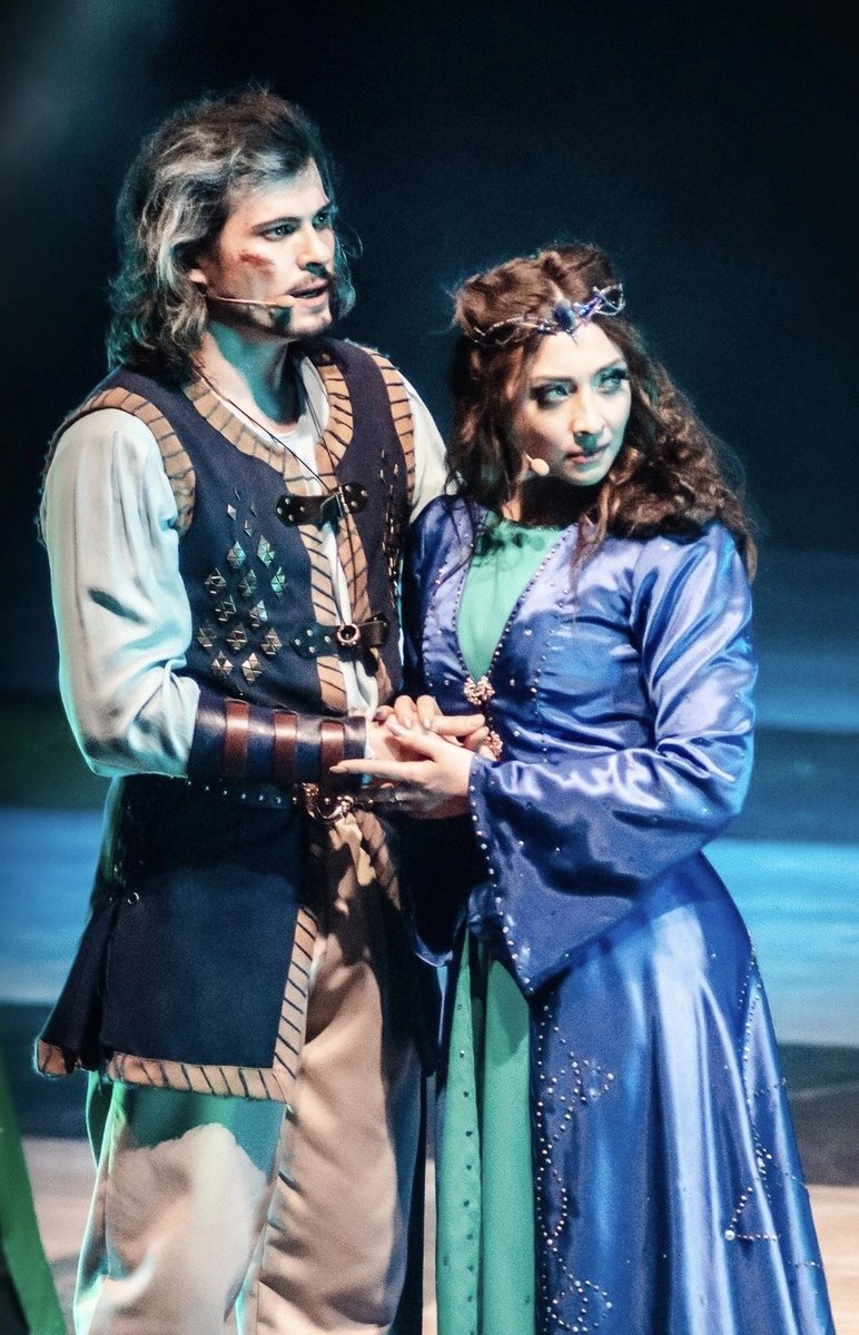 lily_hoplit's tweet image. вас выгнали из дома и теперь вы проводите время с 4 персами из ваших последних сохраненных 

Не, ну то, что скушно мне не будет - это факт 😆