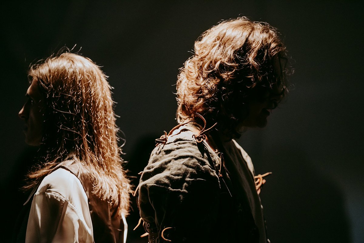 lily_hoplit's tweet image. вас выгнали из дома и теперь вы проводите время с 4 персами из ваших последних сохраненных 

Не, ну то, что скушно мне не будет - это факт 😆