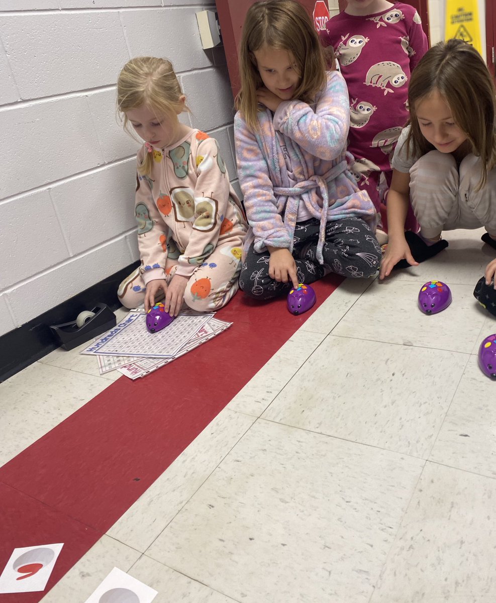 agnesplaypilot's tweet photo. We welcomed our very own Mr.Turcotte from @HolyTrinitySD to #playhall so he could teach us about #coding.It started with a few kids and by the end,he had a crowd.Their brains were working hard to problem solve. This is just the beginning.He will be back for more!#playfullearning https://t.co/vX1VgW8Zc3
