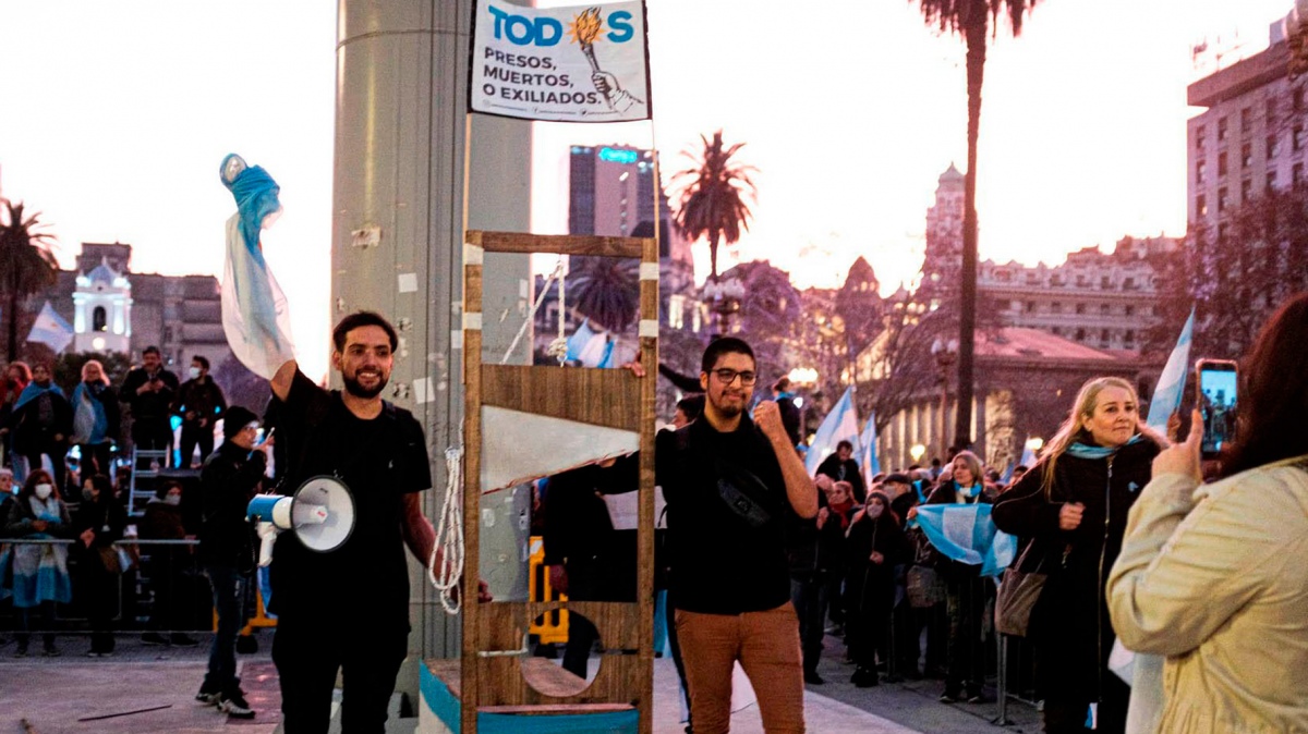 👉#DeVuelta |  🗣🎙 <a href="/pabloduggan/">Pablo Duggan</a> en comunicación con abogado de Jonathan Morel, Tomás Fraga | Hoy declararon los cuatro detenidos de Revolución Federal 📲 radio10.com.ar