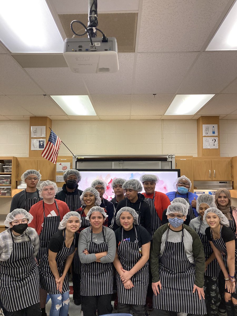 MissHicks_'s tweet photo. 3rd and 5th Intro Cul were on FIRE today, burger lab was a huge success and I cannot describe how proud I am of all of my #youngchefs!!! On to the next!! ππππ #introculinary #chefsinmaking #excellence https://t.co/V01jTTMDnC