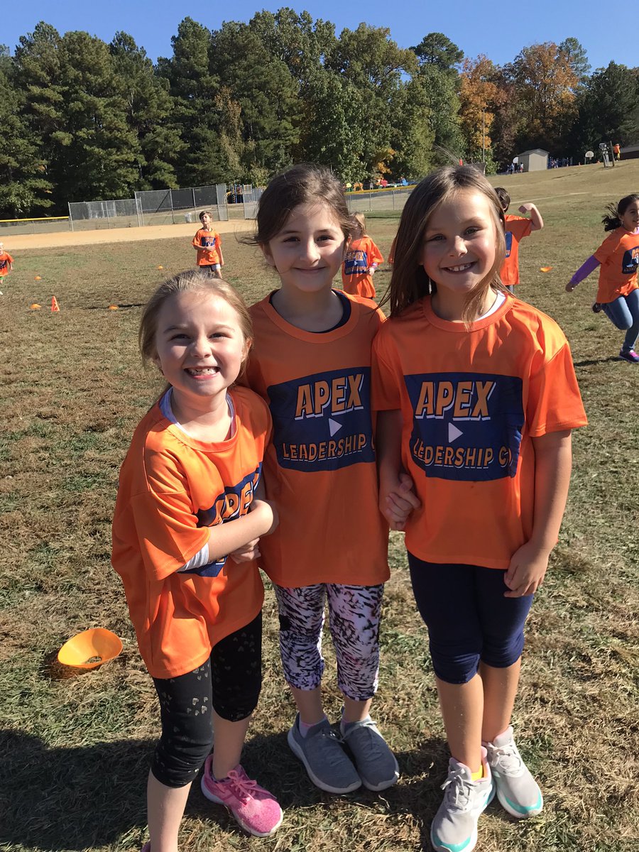 MsGoff2ndGrade's tweet photo. Fun Run!! #oneccps @wresWildcats https://t.co/ZwborJRVEm