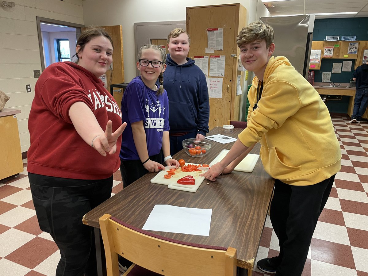 Ms Tissel tweet media