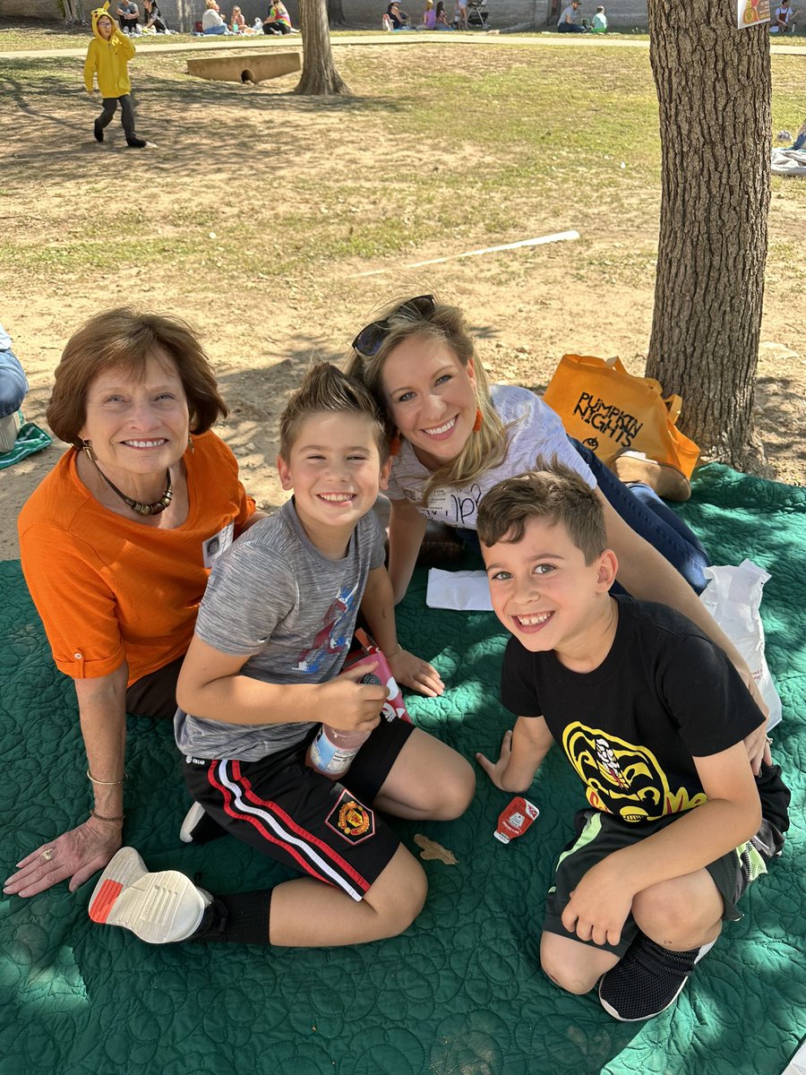 Cypress_Cheetah's tweet image. Cypress Fall Picnic 2022 🖤💛 #1LISD #CYPRoadTrip