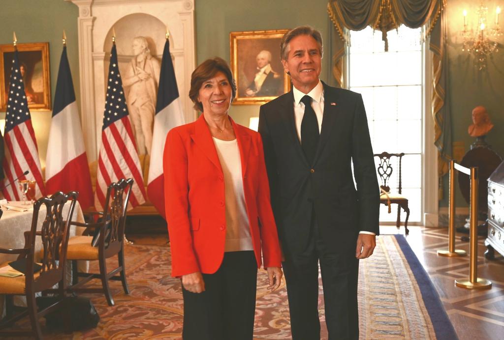 A big thank you to @SecBlinken for the warm welcome at @Statedept and for the enriching meeting that demonstrates the strength of the transatlantic relationship! Merci pour cet échange de vues fructueux dans la perspective de la visite d’Etat du Président @EmmanuelMacron.