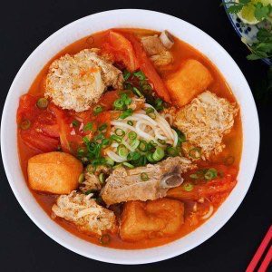 grovymango's tweet image. vietnamese ppl win soup season i fear . just look at the material , even without mentioning pho