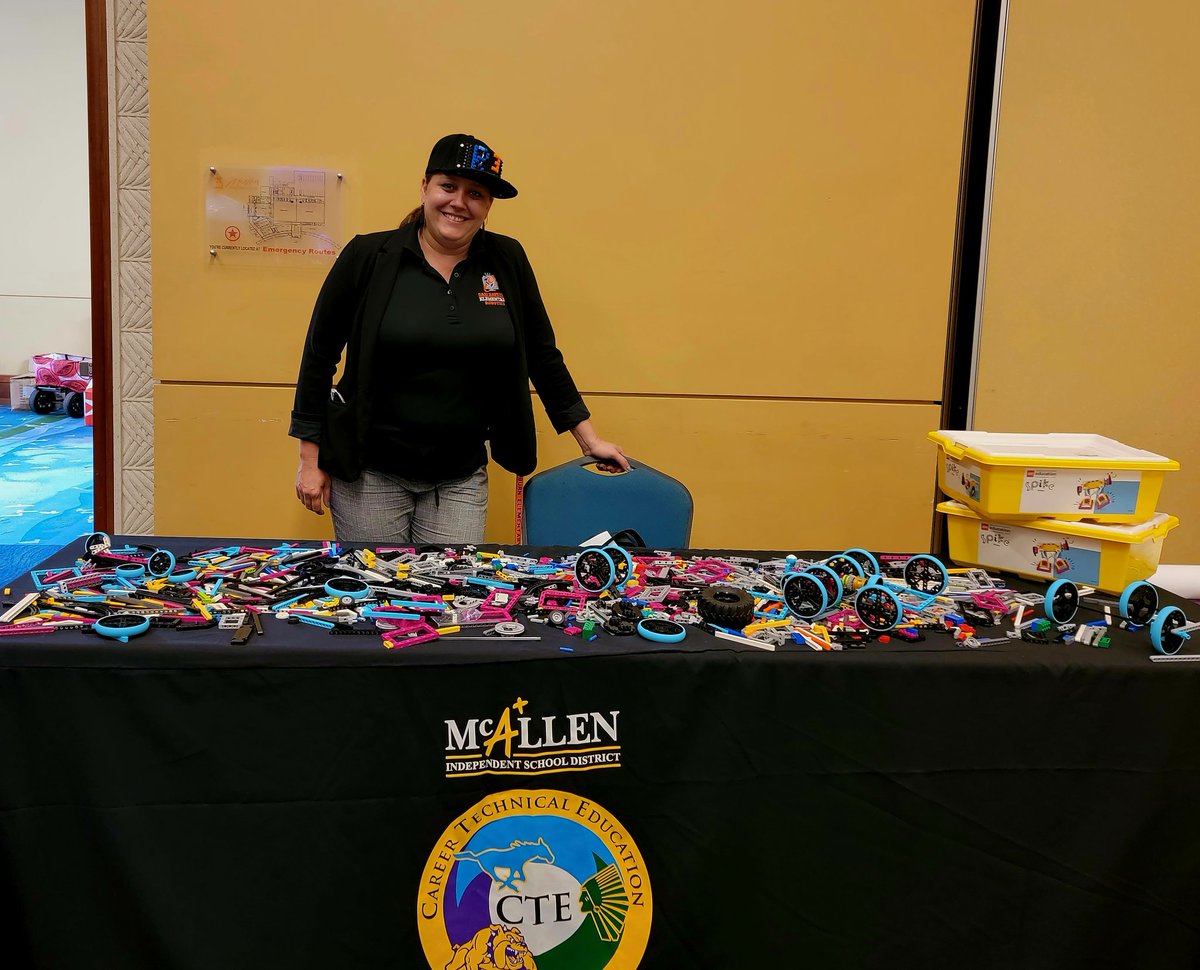 McAllenISDCTE's tweet photo. Thank you @Rockets120 FLL Coach Melissa Scalise @MelissaScalise1 for representing @McAllenISD Robotics at #PalmFest2022 https://t.co/IEwWWZ16KY